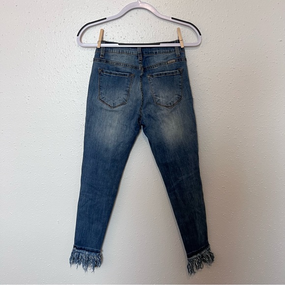 KanCan Los Angeles Jeans, Size 3 / 25 waist, distressed light wash, ankle fringe - Picture 2 of 7